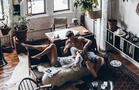 Pse bashkëjetesa vret romancën në çift dhe si ta shpëtoni atë Pse bashkëjetesa vret romancën në çift dhe si ta shpëtoni atë