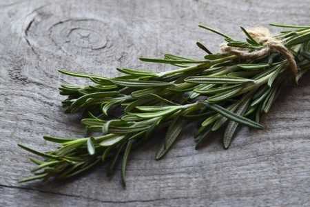 Ka disa erëza që ju ndihmojnë të keni një kujtesë të fortë Ka disa erëza që ju ndihmojnë të keni një kujtesë të fortë