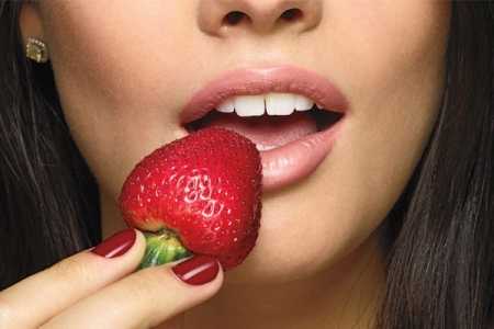 5 ushqime që ju ndihmojnë në zbardhjen e dhëmbëve 5 ushqime që ju ndihmojnë në zbardhjen e dhëmbëve