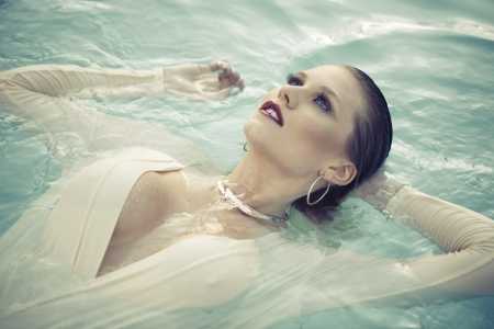 Uji i kripur i detit ka kaq shumë përfitime për organizmin tonë, zbulojini! Uji i kripur i detit ka kaq shumë përfitime për organizmin tonë, zbulojini!