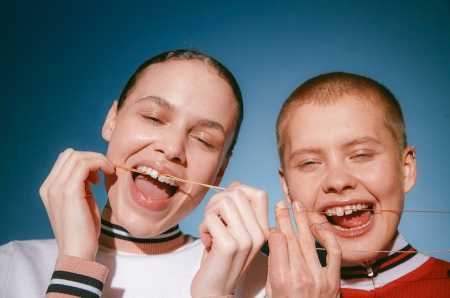 7 gabimet që po ju shkatërrojnë dhëmbët, bëni kujdes! 7 gabimet që po ju shkatërrojnë dhëmbët, bëni kujdes!